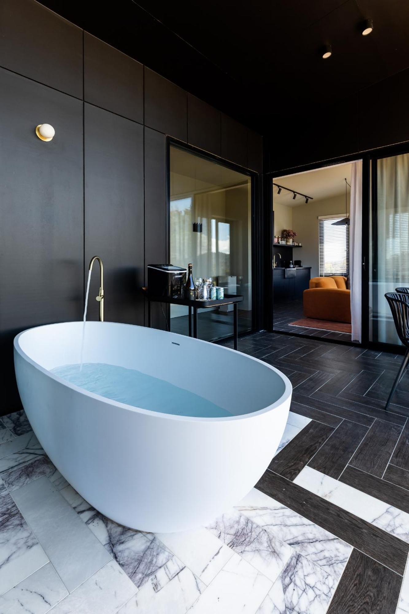Wherewithal Luxury Suites Carlton Eksteriør billede